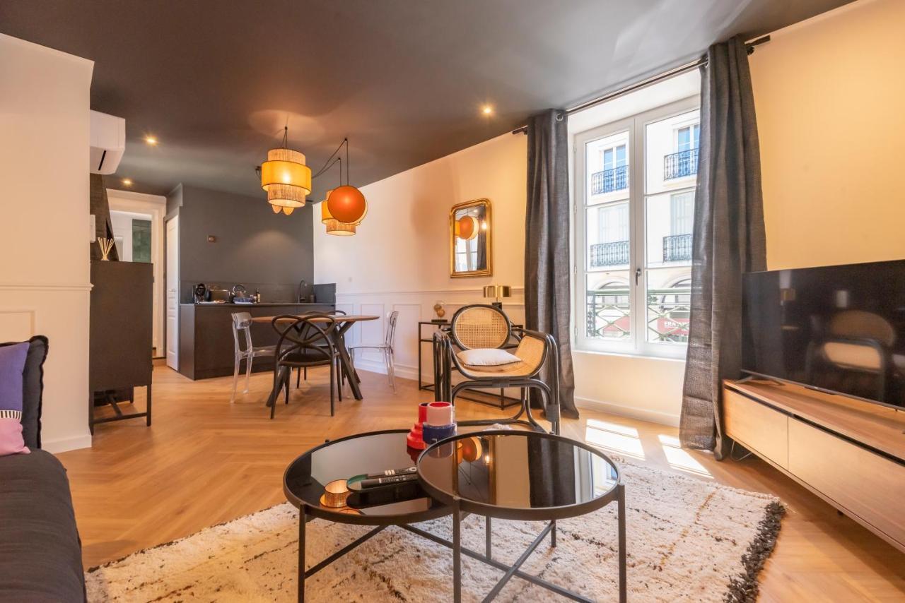Le Cosy Chic . Proche Gare . Centre-Ville Macon . Neuf . Climatisation . Design . Wifi . Exterior photo